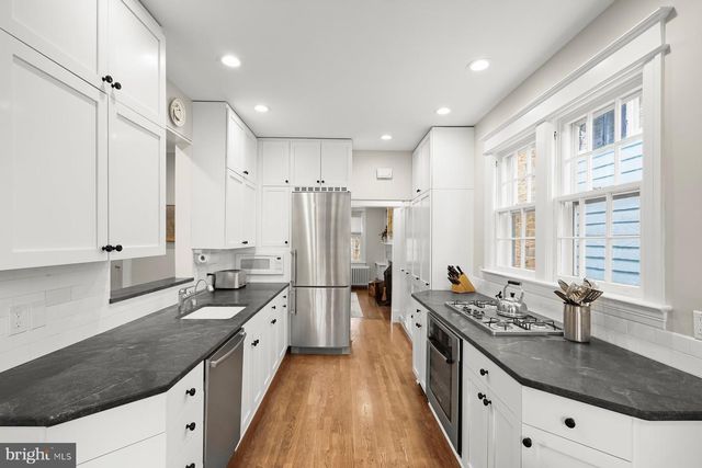 3110 33RD PL NW, Washington, DC 20008