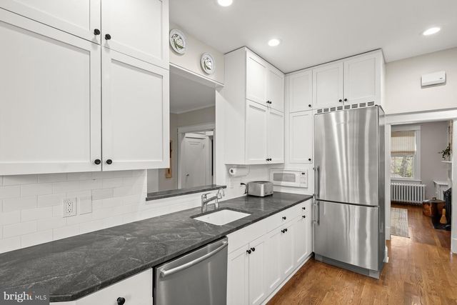 3110 33RD PL NW, Washington, DC 20008