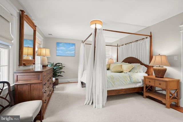 3110 33RD PL NW, Washington, DC 20008