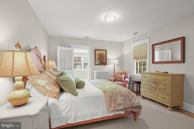 3110 33RD PL NW, Washington, DC 20008