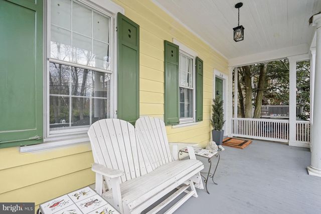 3110 33RD PL NW, Washington, DC 20008