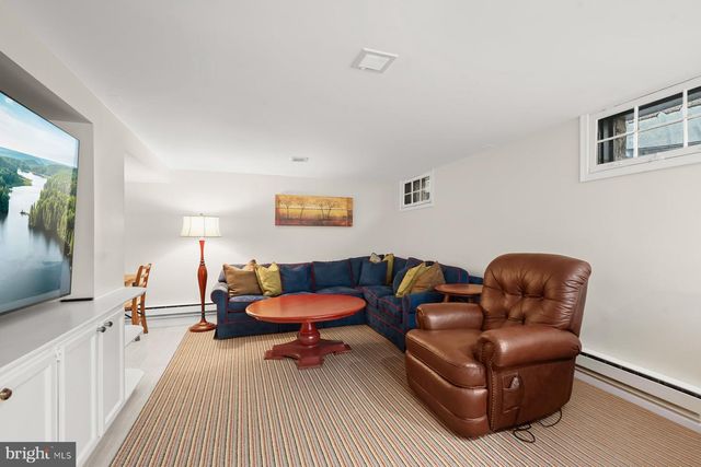 3110 33RD PL NW, Washington, DC 20008