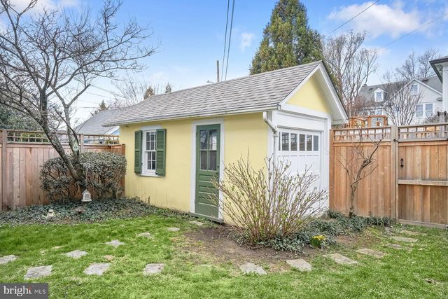 3110 33RD PL NW, Washington, DC 20008