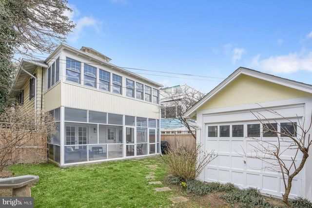 3110 33RD PL NW, Washington, DC 20008