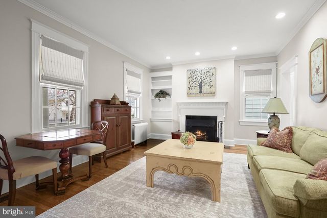 3110 33RD PL NW, Washington, DC 20008