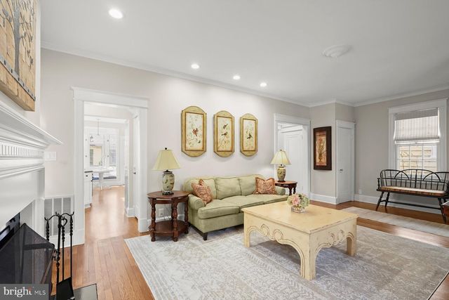 3110 33RD PL NW, Washington, DC 20008