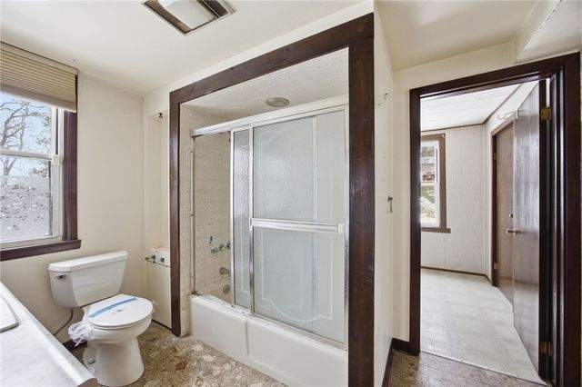 240 E Agnew Ave, Carrick, PA 15210