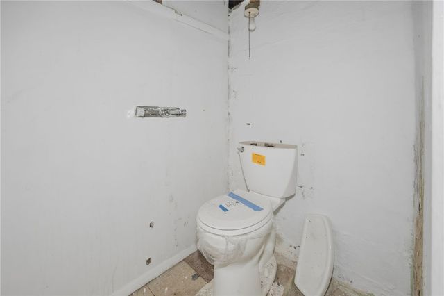 240 E Agnew Ave, Carrick, PA 15210