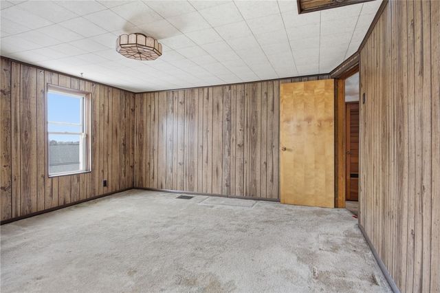 240 E Agnew Ave, Carrick, PA 15210