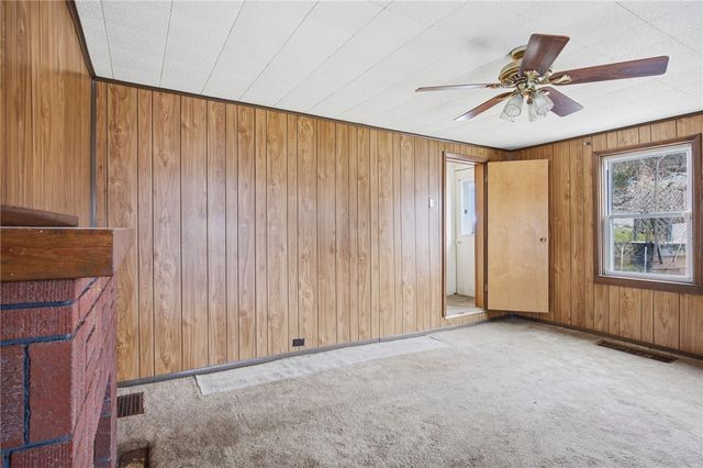 240 E Agnew Ave, Carrick, PA 15210