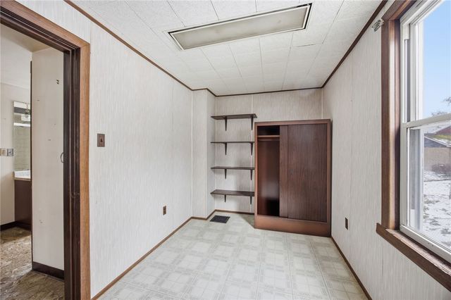 240 E Agnew Ave, Carrick, PA 15210