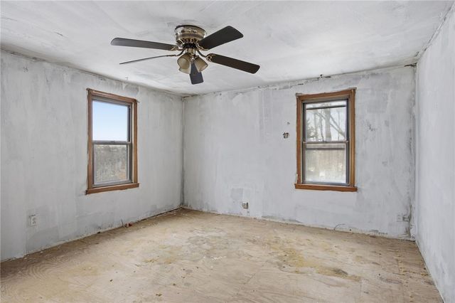 240 E Agnew Ave, Carrick, PA 15210