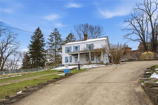 240 E Agnew Ave, Carrick, PA 15210