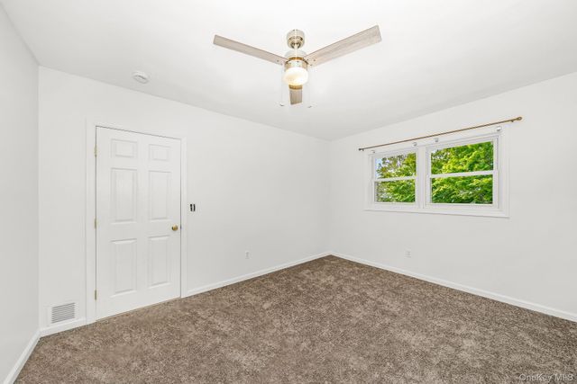 7 Laurelton Avenue, Selden, NY 11784