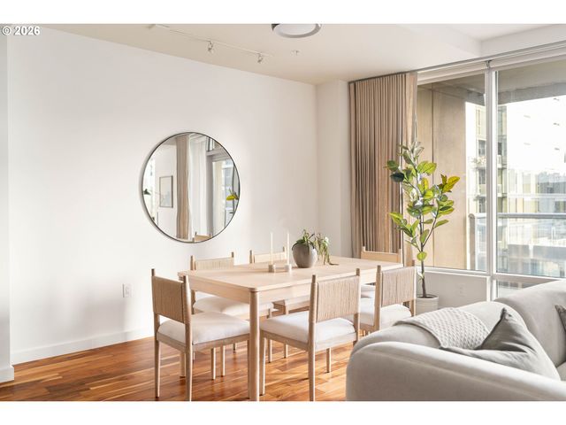 3570 S RIVER Pkwy 713, Portland, OR 97239