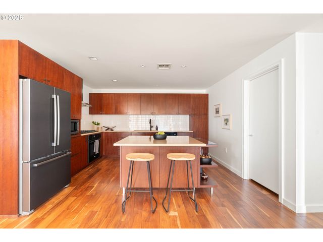 3570 S RIVER Pkwy 713, Portland, OR 97239