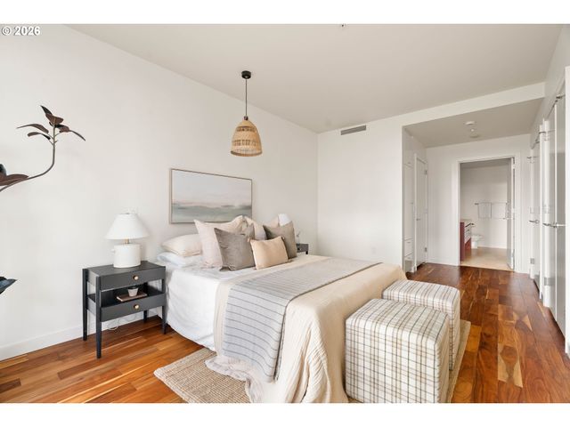 3570 S RIVER Pkwy 713, Portland, OR 97239