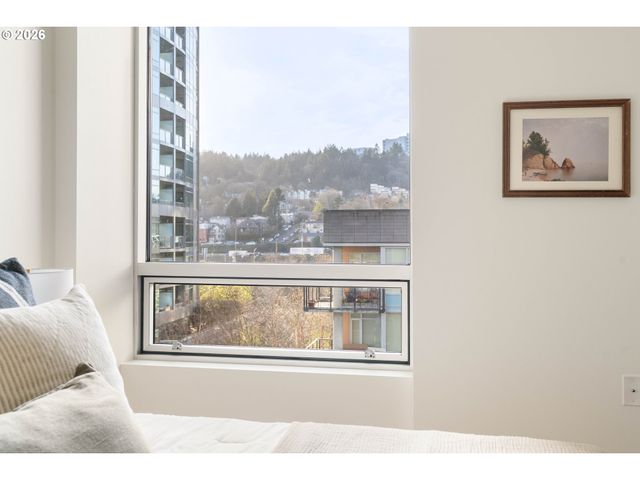 3570 S RIVER Pkwy 713, Portland, OR 97239