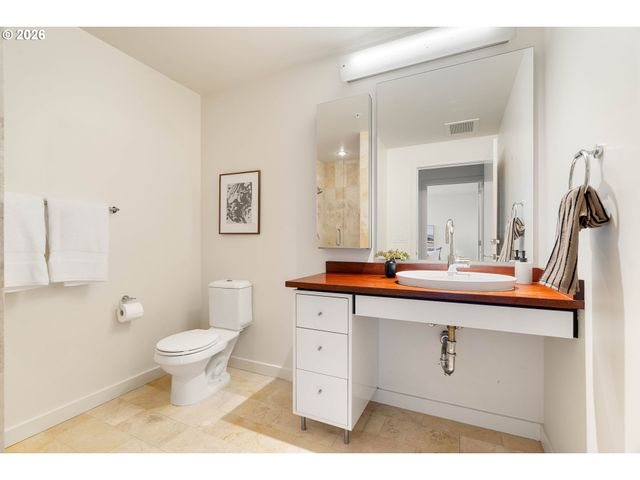 3570 S RIVER Pkwy 713, Portland, OR 97239