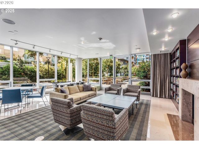 3570 S RIVER Pkwy 713, Portland, OR 97239