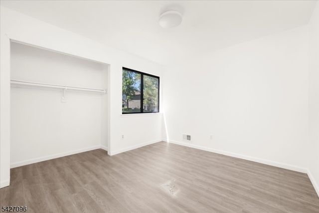 1616 Spruce Hills Dr, Glen Gardner Boro, NJ 08826
