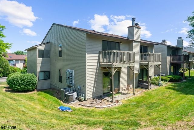 1616 Spruce Hills Dr, Glen Gardner Boro, NJ 08826