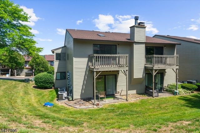 1616 Spruce Hills Dr, Glen Gardner Boro, NJ 08826