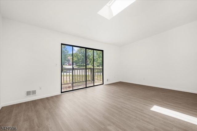 1616 Spruce Hills Dr, Glen Gardner Boro, NJ 08826