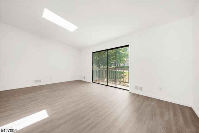 1616 Spruce Hills Dr, Glen Gardner Boro, NJ 08826