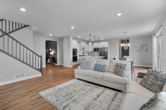 17850 Evershed Way, Lakeville, MN 55044