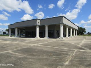 1104 E Highway 90, New Iberia, LA 70560
