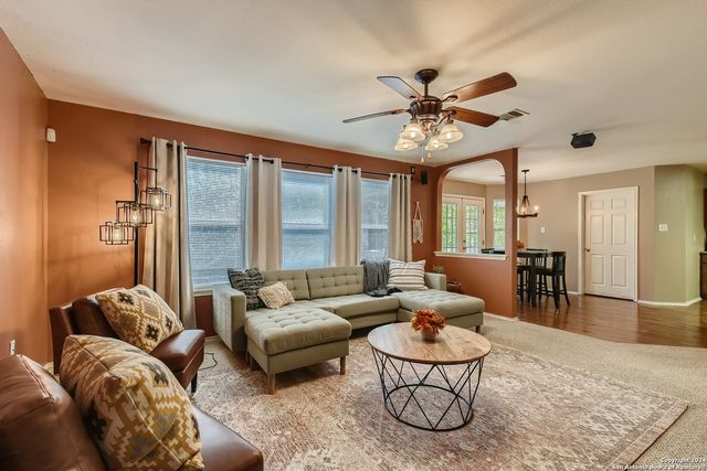 10430 TIGER FLD, San Antonio, TX 78251