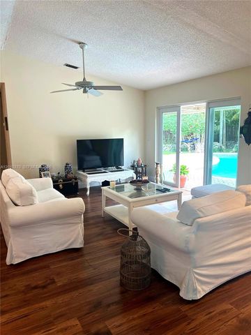 14740 SW 159th St, Miami, FL 33187