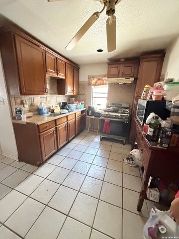940 W ASHBY PL, San Antonio, TX 78212