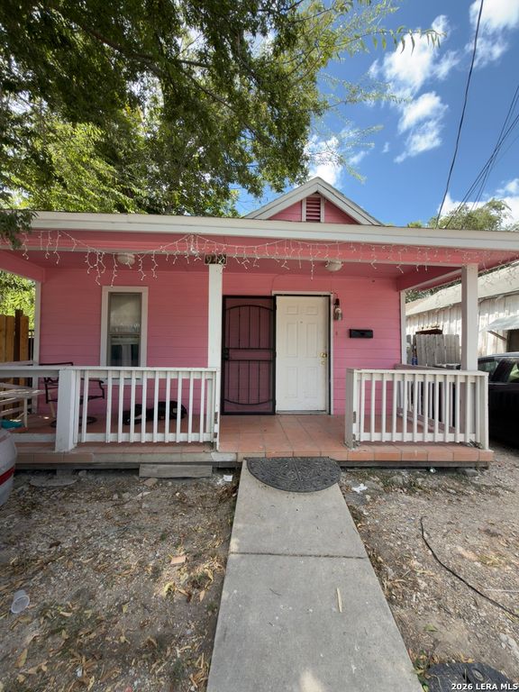 940 W ASHBY PL, San Antonio, TX 78212