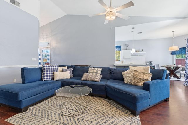 1109 W Cinnamon Avenue, Hanford, CA 93230