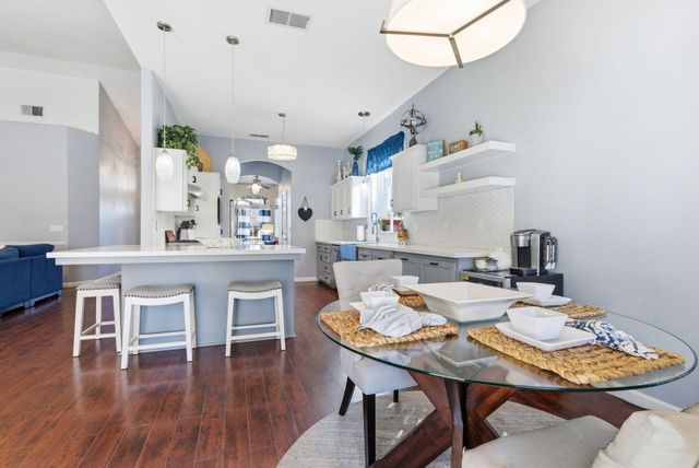 1109 W Cinnamon Avenue, Hanford, CA 93230