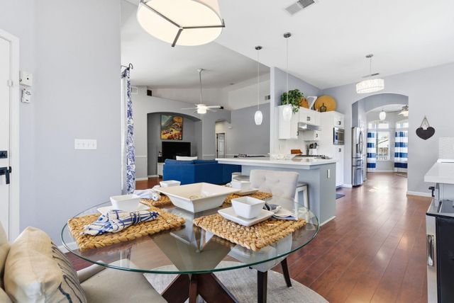 1109 W Cinnamon Avenue, Hanford, CA 93230