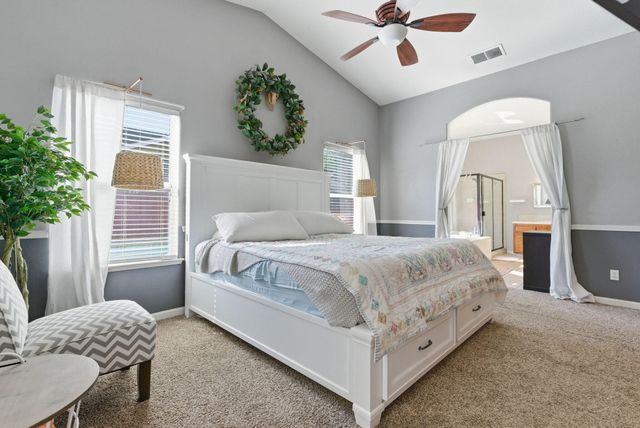 1109 W Cinnamon Avenue, Hanford, CA 93230