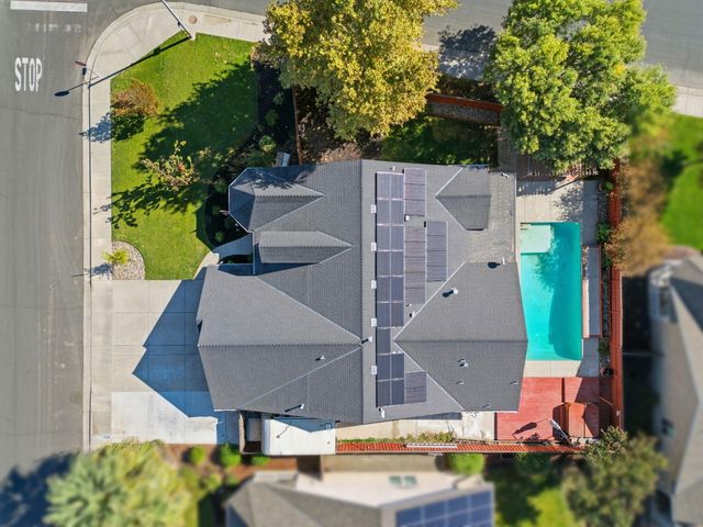 1109 W Cinnamon Avenue, Hanford, CA 93230