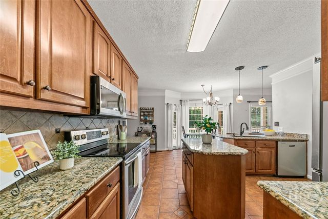 17 Pineforest Drive, Winterville, GA 30683