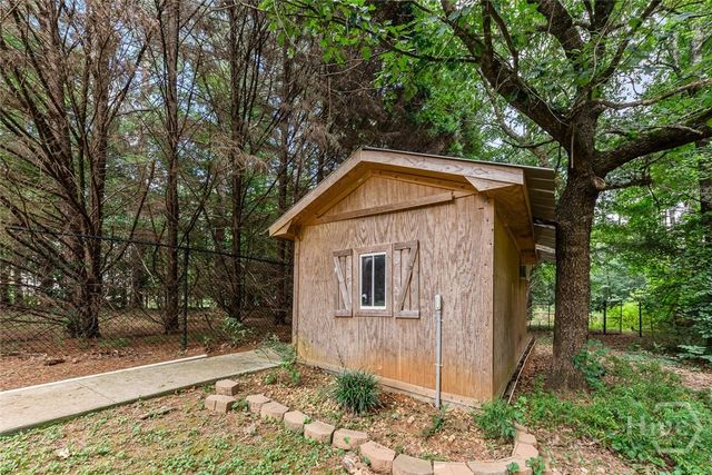 17 Pineforest Drive, Winterville, GA 30683