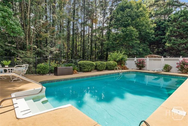 17 Pineforest Drive, Winterville, GA 30683