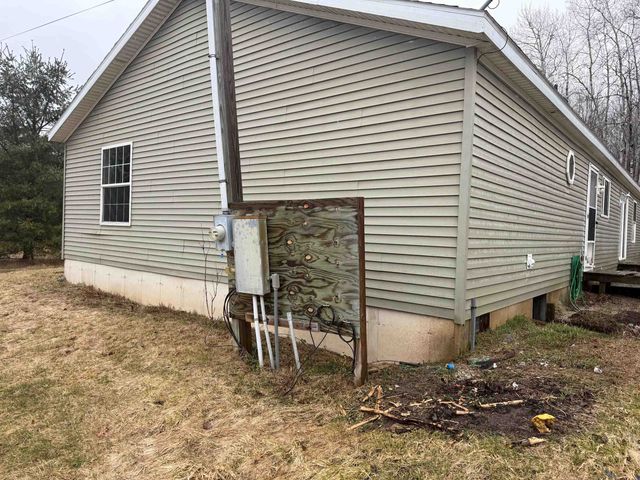 8211 W Moorestown Road, Manton, MI 49663