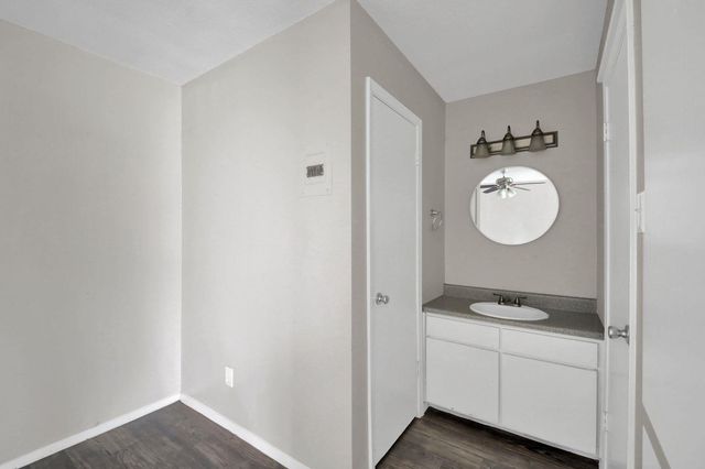 4406 Avenue C Ave 205, Austin, TX 78751