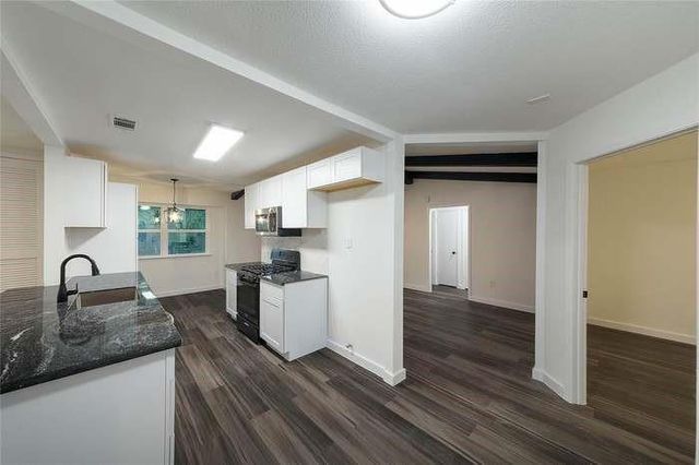 5535 Pine PL, Austin, TX 78744