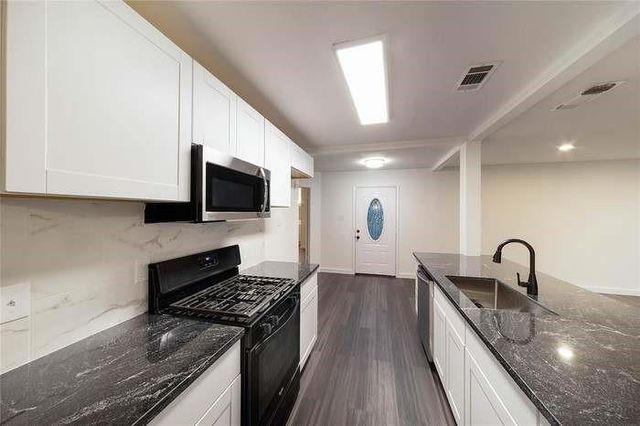 5535 Pine PL, Austin, TX 78744