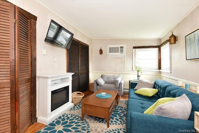 90 4th Avenue, East Rockaway, NY 11518