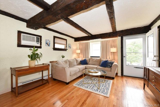 90 4th Avenue, East Rockaway, NY 11518