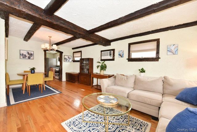 90 4th Avenue, East Rockaway, NY 11518